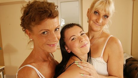 Three old and young lesbians have great fun
